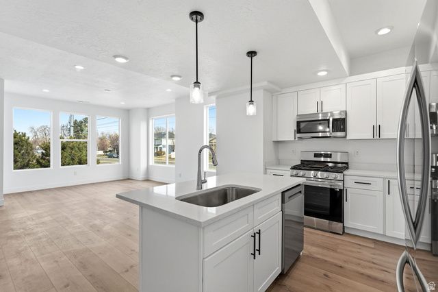 144 CHAMBORD CT, Sandy, UT 84070