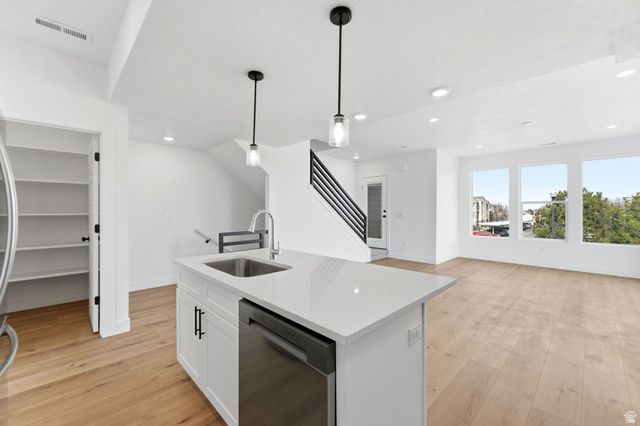 144 CHAMBORD CT, Sandy, UT 84070