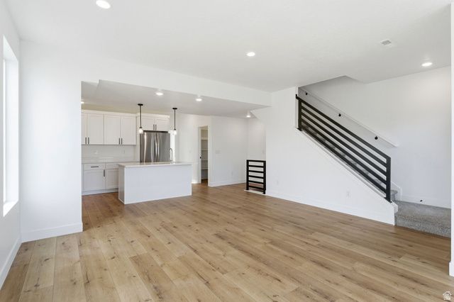 144 CHAMBORD CT, Sandy, UT 84070