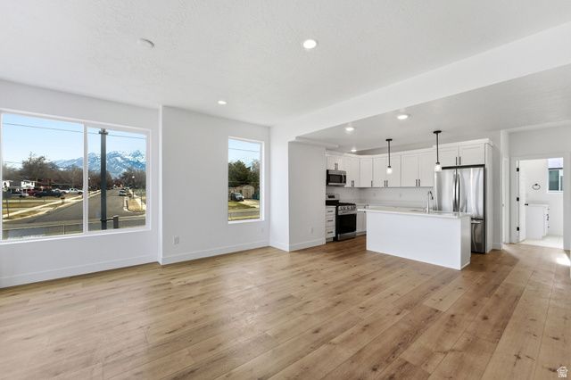 144 CHAMBORD CT, Sandy, UT 84070