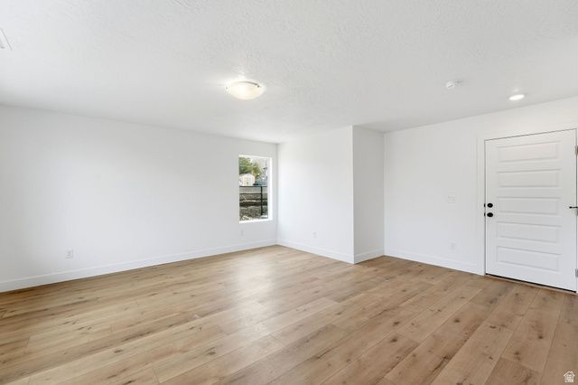 144 CHAMBORD CT, Sandy, UT 84070