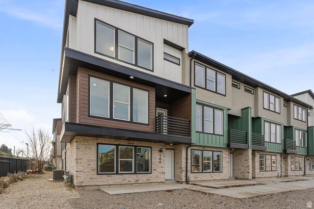 144 CHAMBORD CT, Sandy, UT 84070