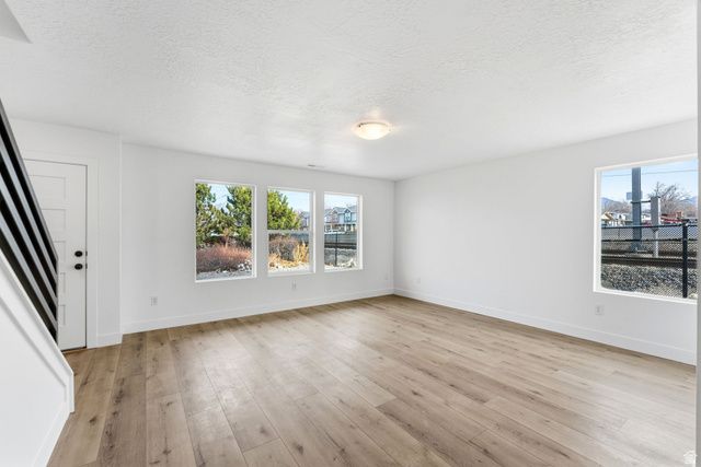 144 CHAMBORD CT, Sandy, UT 84070