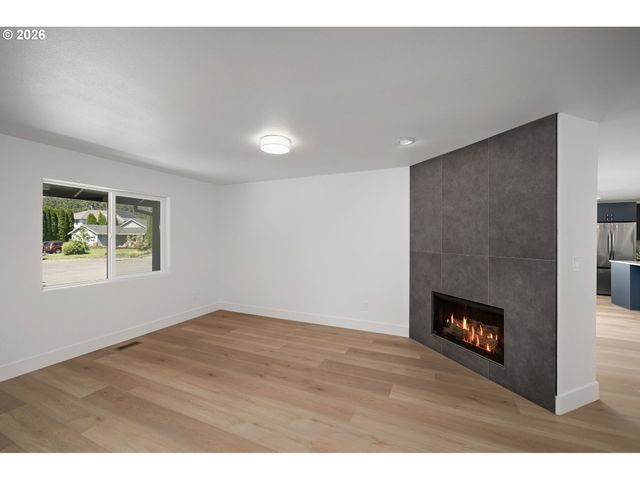 11572 SHELBY ROSE Dr, Oregon City, OR 97045