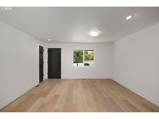 11572 SHELBY ROSE Dr, Oregon City, OR 97045