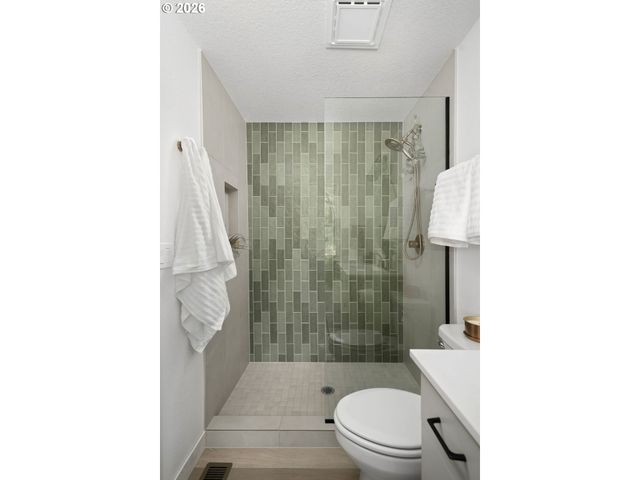 11572 SHELBY ROSE Dr, Oregon City, OR 97045