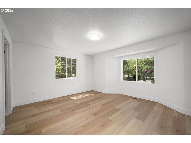 11572 SHELBY ROSE Dr, Oregon City, OR 97045