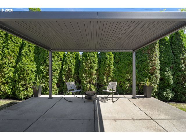 11572 SHELBY ROSE Dr, Oregon City, OR 97045