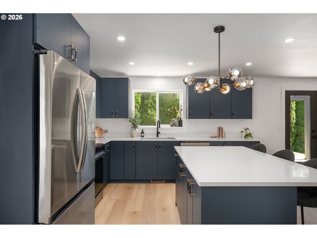 11572 SHELBY ROSE Dr, Oregon City, OR 97045