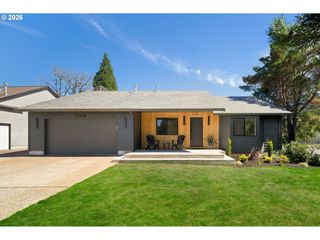 11572 SHELBY ROSE Dr, Oregon City, OR 97045