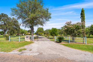 400 Blue Quail, Lytle, TX 78052