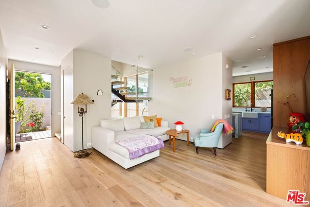 3785 Boise Avenue, Los Angeles, CA 90066
