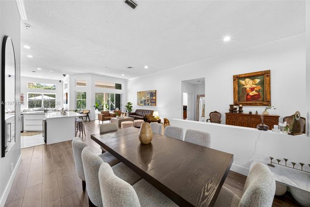 1623 Blue Jay Cir, Weston, FL 33327