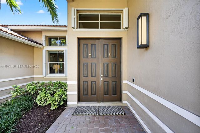 1623 Blue Jay Cir, Weston, FL 33327