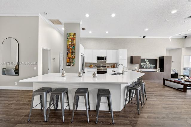 1623 Blue Jay Cir, Weston, FL 33327