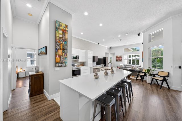 1623 Blue Jay Cir, Weston, FL 33327