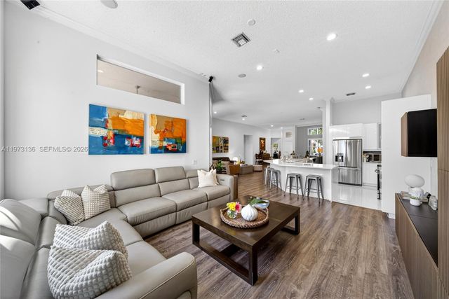 1623 Blue Jay Cir, Weston, FL 33327