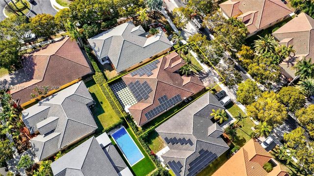 1623 Blue Jay Cir, Weston, FL 33327