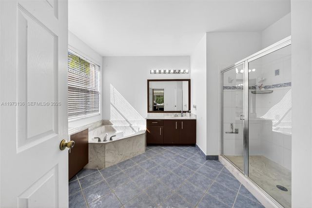 1623 Blue Jay Cir, Weston, FL 33327