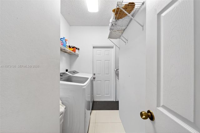 1623 Blue Jay Cir, Weston, FL 33327