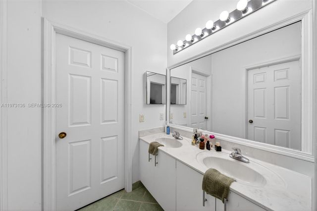 1623 Blue Jay Cir, Weston, FL 33327