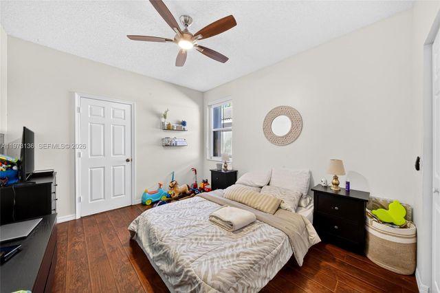 1623 Blue Jay Cir, Weston, FL 33327