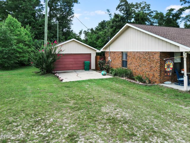 4129 Twin Pines Drive, Greenwood, FL 32443