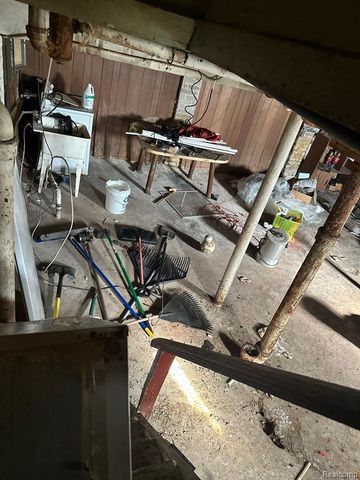 15455 Wildemere Street, Detroit, MI 48238