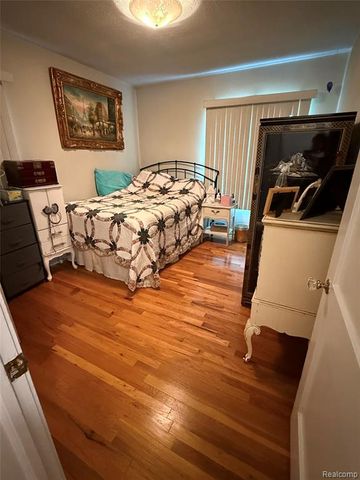 4260 Cooper Avenue, Royal Oak, MI 48073