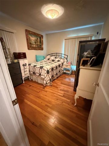 4260 Cooper Avenue, Royal Oak, MI 48073