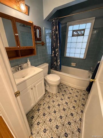 4260 Cooper Avenue, Royal Oak, MI 48073