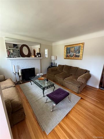 4260 Cooper Avenue, Royal Oak, MI 48073
