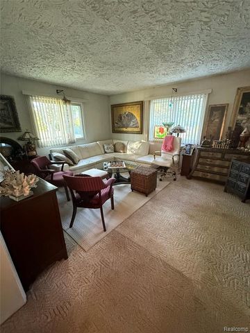 4260 Cooper Avenue, Royal Oak, MI 48073