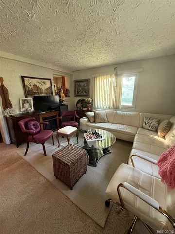 4260 Cooper Avenue, Royal Oak, MI 48073