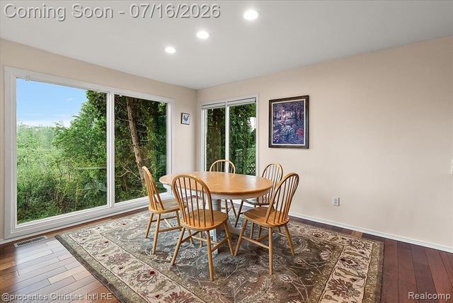 4948 Champlain Circle, West Bloomfield, MI 48323