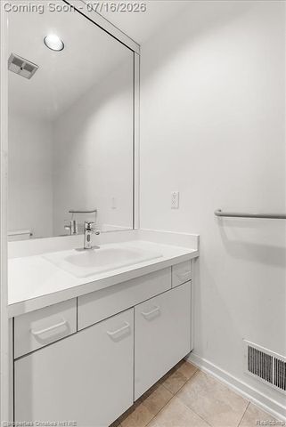 4948 Champlain Circle, West Bloomfield, MI 48323