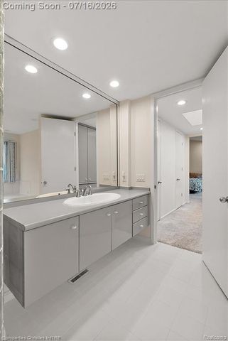 4948 Champlain Circle, West Bloomfield, MI 48323