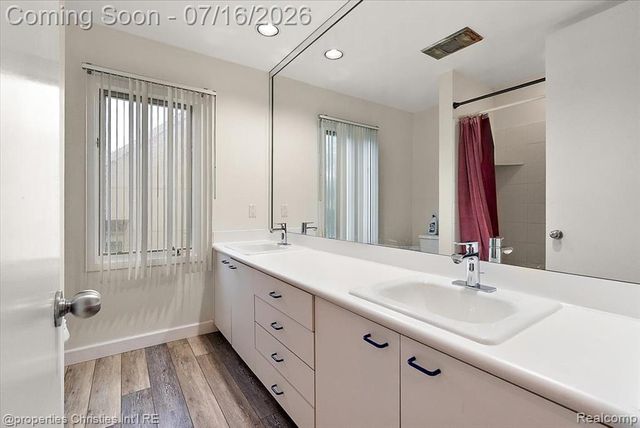 4948 Champlain Circle, West Bloomfield, MI 48323