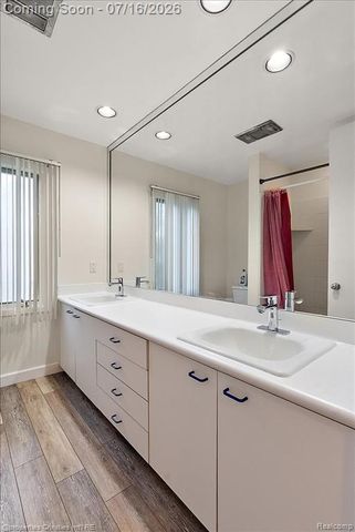 4948 Champlain Circle, West Bloomfield, MI 48323