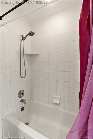 4948 Champlain Circle, West Bloomfield, MI 48323