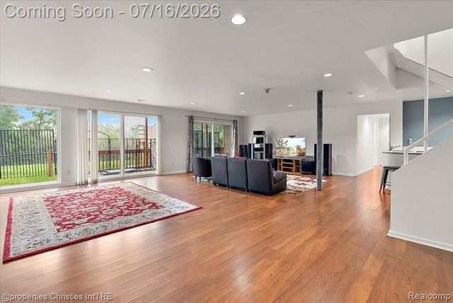 4948 Champlain Circle, West Bloomfield, MI 48323