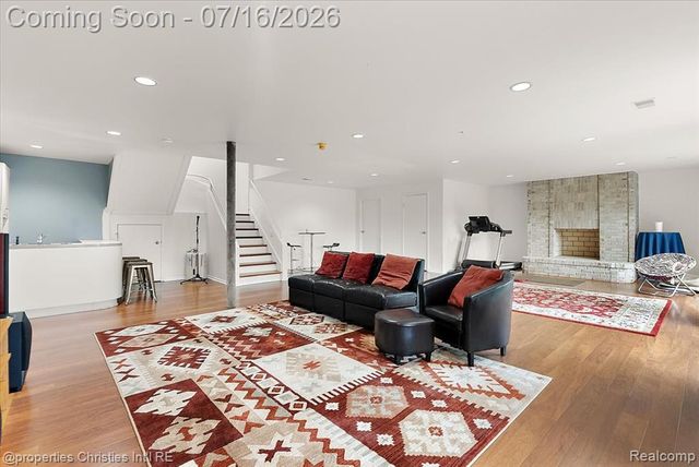 4948 Champlain Circle, West Bloomfield, MI 48323