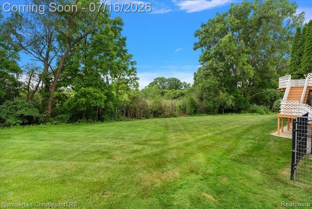 4948 Champlain Circle, West Bloomfield, MI 48323
