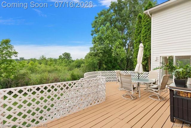 4948 Champlain Circle, West Bloomfield, MI 48323