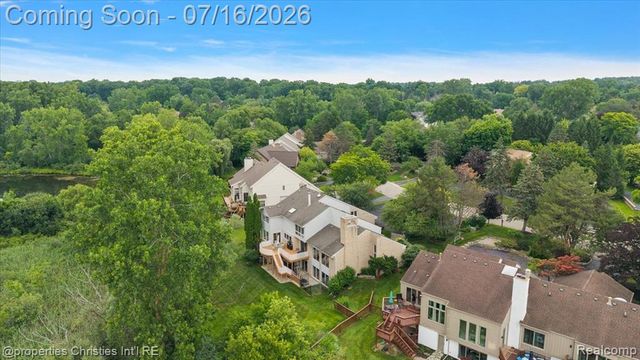 4948 Champlain Circle, West Bloomfield, MI 48323