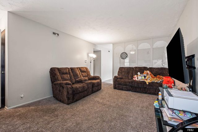 4413 N 60th Avenue, Omaha, NE 68104