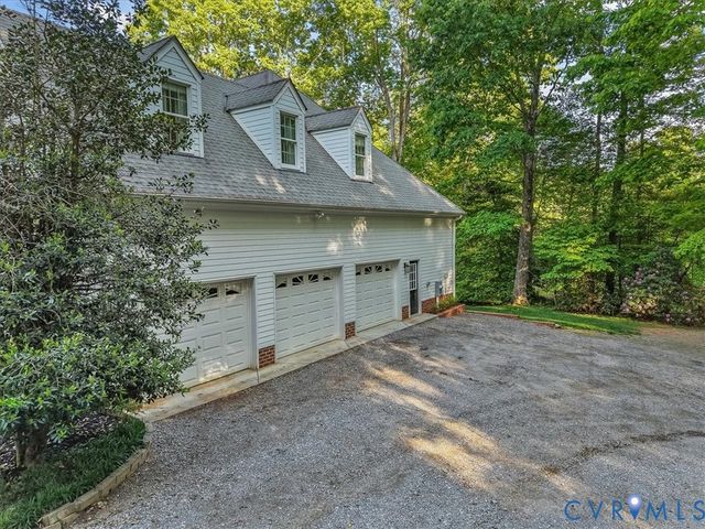 12427 Killigay Ln, Maidens, VA 23102