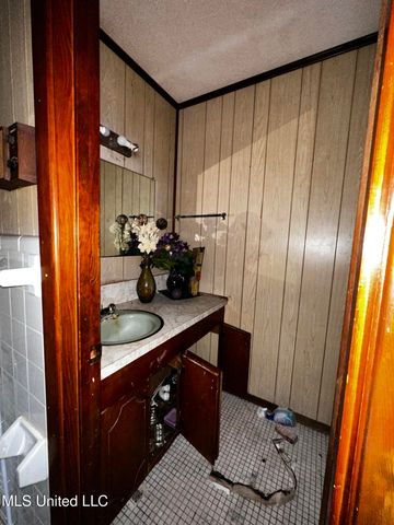 4230 Martin Luther King Boulevard, Moss Point, MS 39563