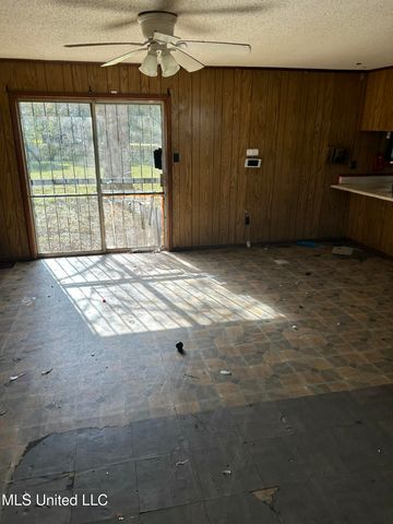 4230 Martin Luther King Boulevard, Moss Point, MS 39563