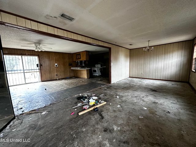 4230 Martin Luther King Boulevard, Moss Point, MS 39563